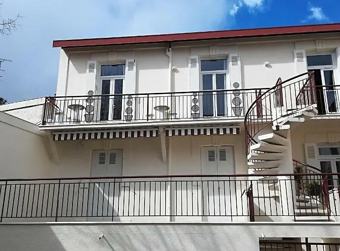 De Charme Tivoli דירה ארסשון